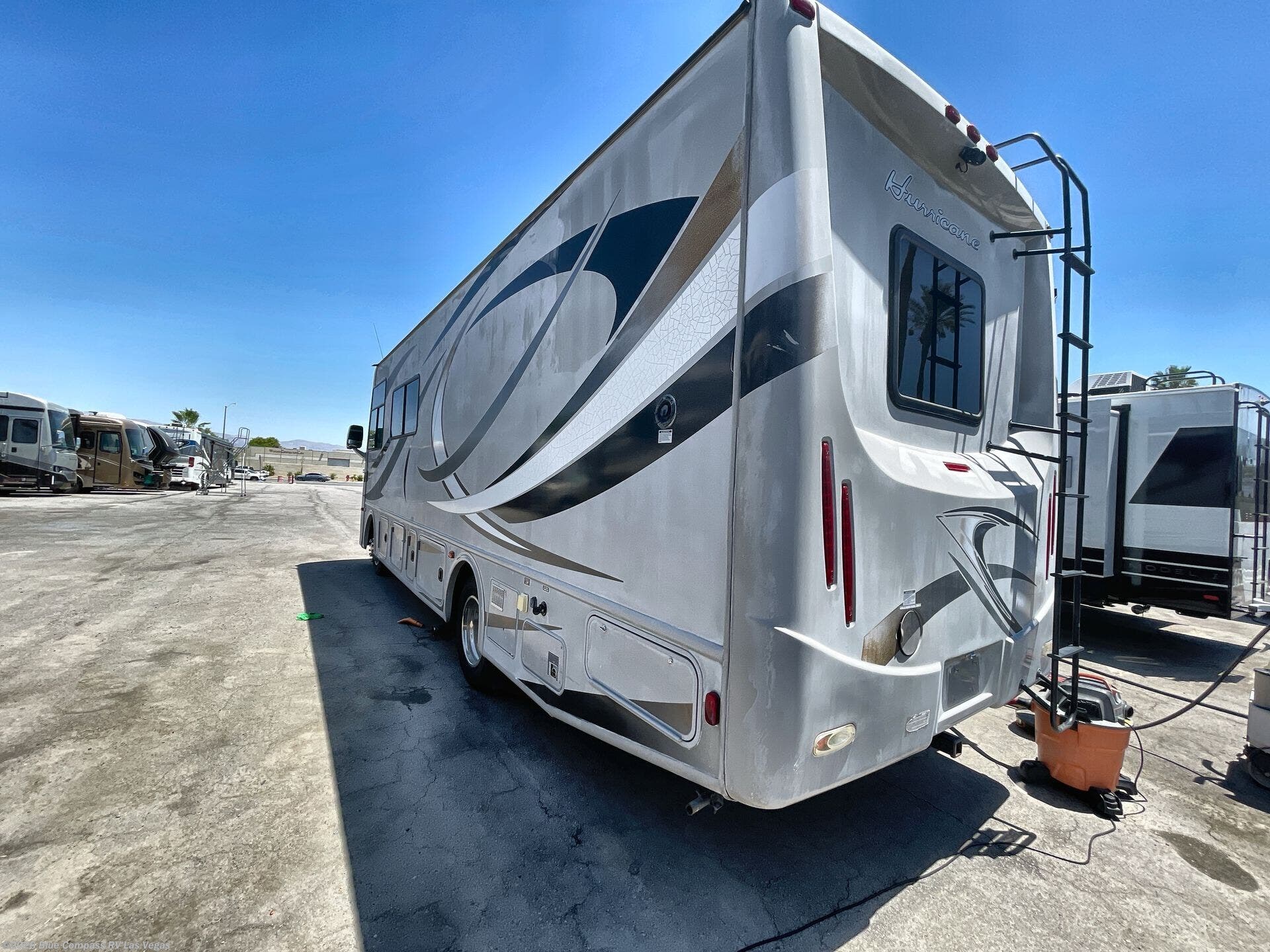 2014 Hurricane 27K by Thor Motor Coach from Blue Compass RV Las Vegas in Las Vegas, Nevada