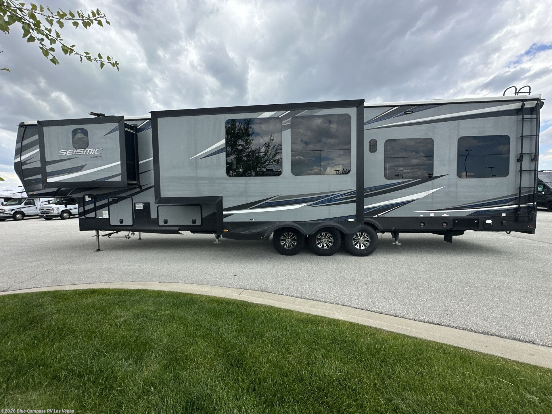 2018 Seismic 4113 by Jayco from Blue Compass RV Las Vegas in Las Vegas, Nevada
