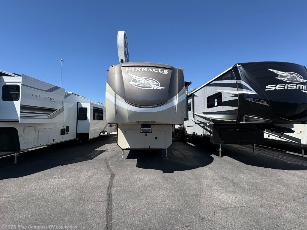 2019 Pinnacle 37MDQS by Jayco from Blue Compass RV Las Vegas in Las Vegas, Nevada