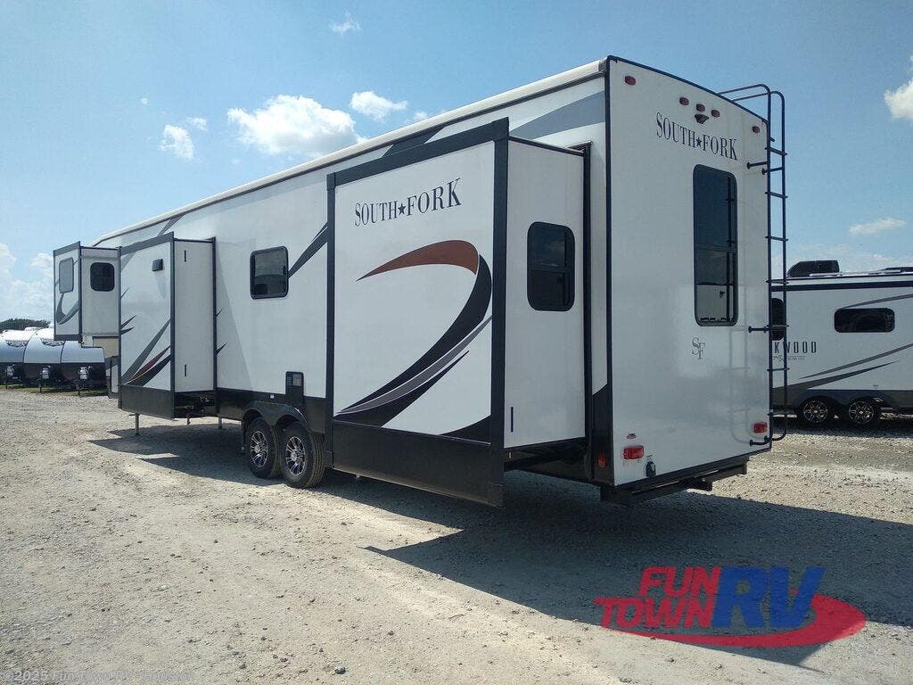 2022 Cruiser RV South Fork 3710FLMB RV for Sale in Wharton, TX 77488 188482