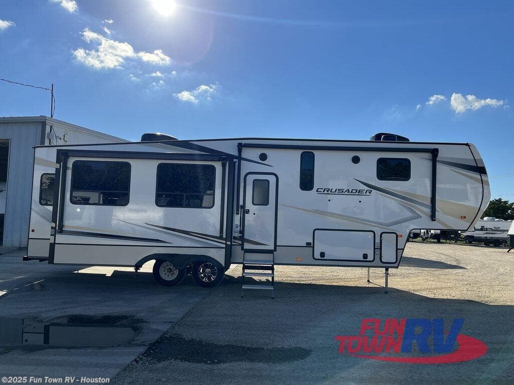2023 Prime Time Crusader 335RLP RV for Sale in Wharton, TX 77488