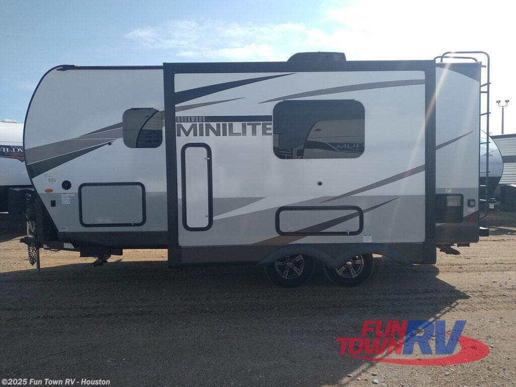 2023 Forest River Rockwood Mini Lite 2104S RV for Sale in Wharton, TX