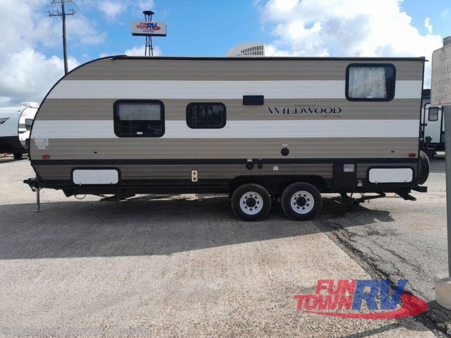 2019 Wildwood X-Lite 201BHXL by Forest River from Fun Town RV - Houston in Wharton, Texas
