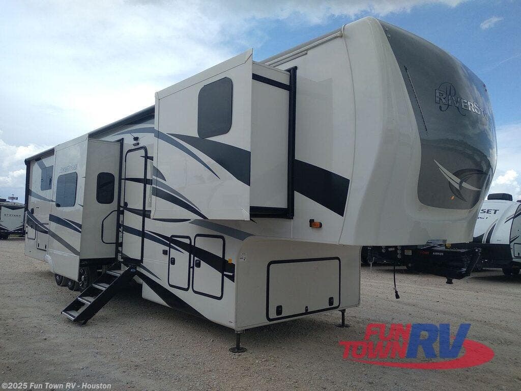 2022 Forest River RiverStone 42FSKG RV for Sale in Wharton, TX 77488 189224
