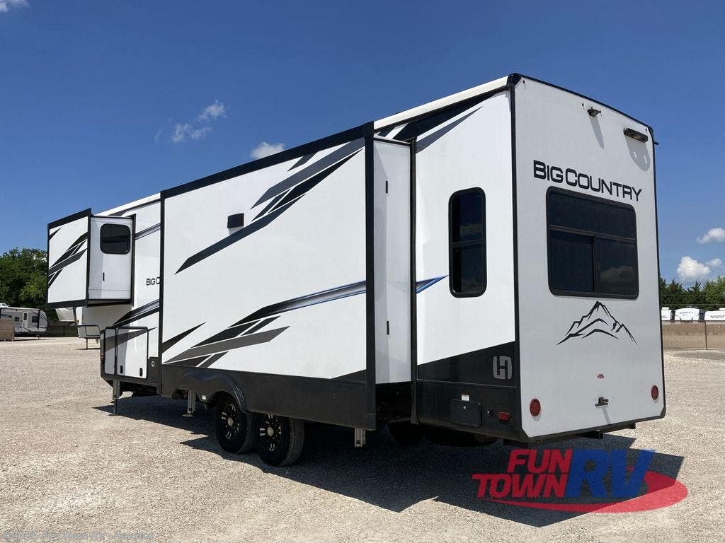 2023 Heartland Big Country 3200RLK RV for Sale in Wharton, TX 77488