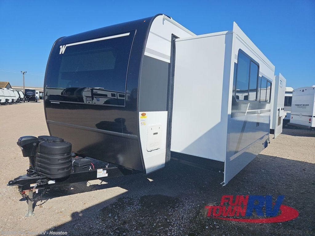 2026 Thrive 26FKD by Winnebago from Fun Town RV - Houston in Wharton, Texas
