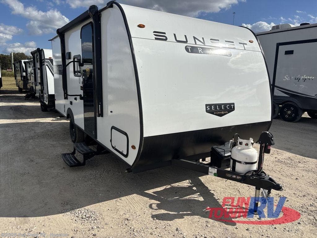 2026 CrossRoads Sunset Trail 17BHS - New Travel Trailer For Sale by Fun Town RV - Houston in Wharton, Texas