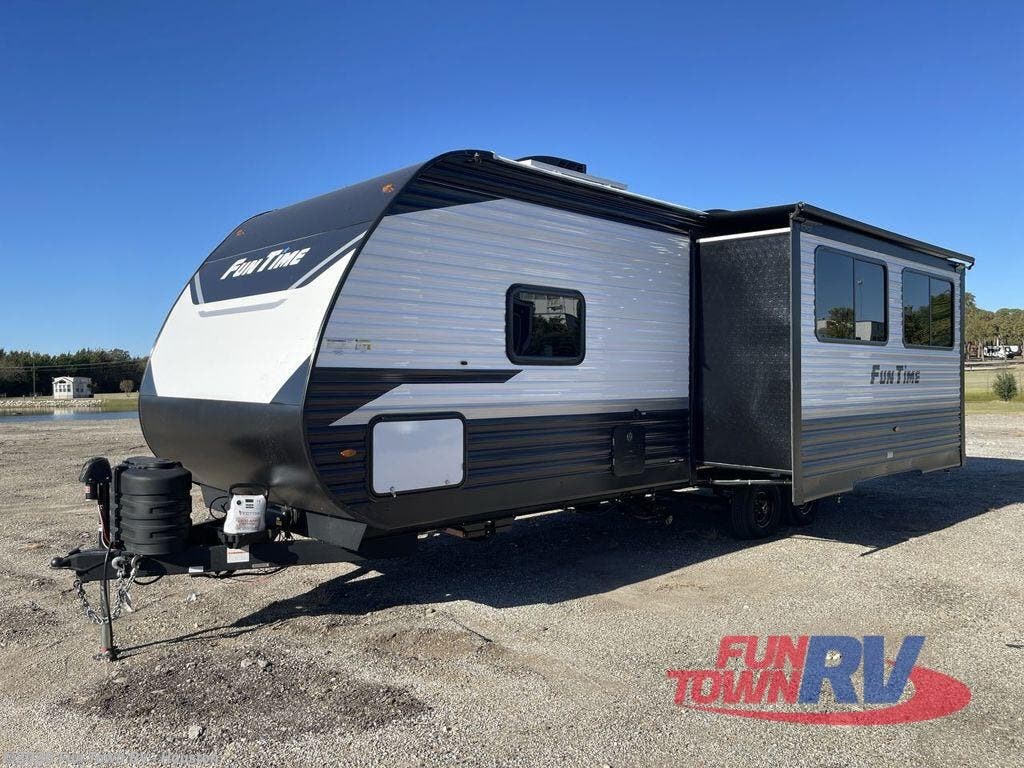 2026 Fun Time 265RL by CrossRoads from Fun Town RV - Houston in Wharton, Texas