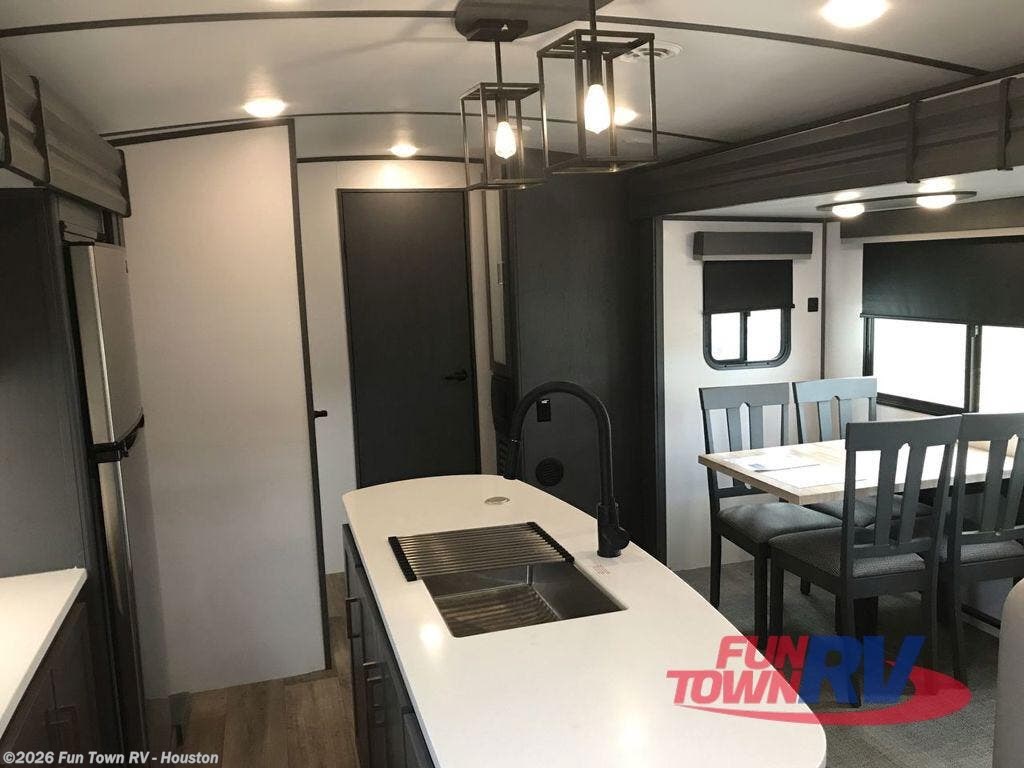 2022 Keystone Bullet 26RBPR - Used Travel Trailer For Sale by Fun Town RV - Houston in Wharton, Texas