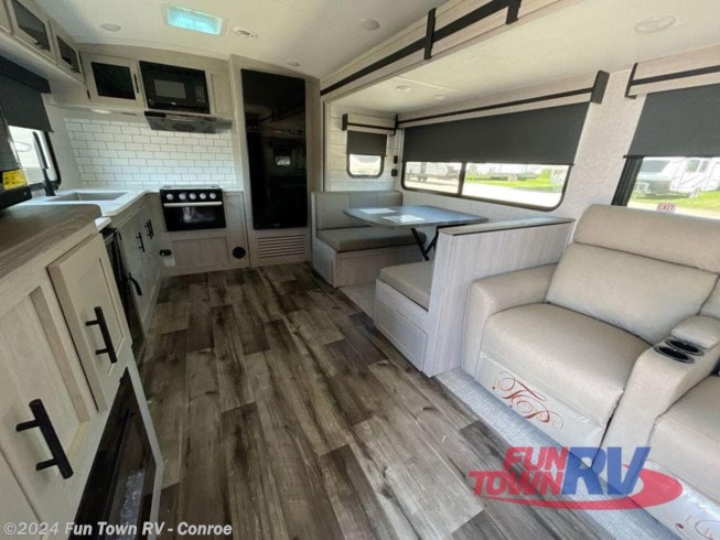 2024 Sunset Trail SS309RK by CrossRoads from Fun Town RV - Conroe in Conroe, Texas