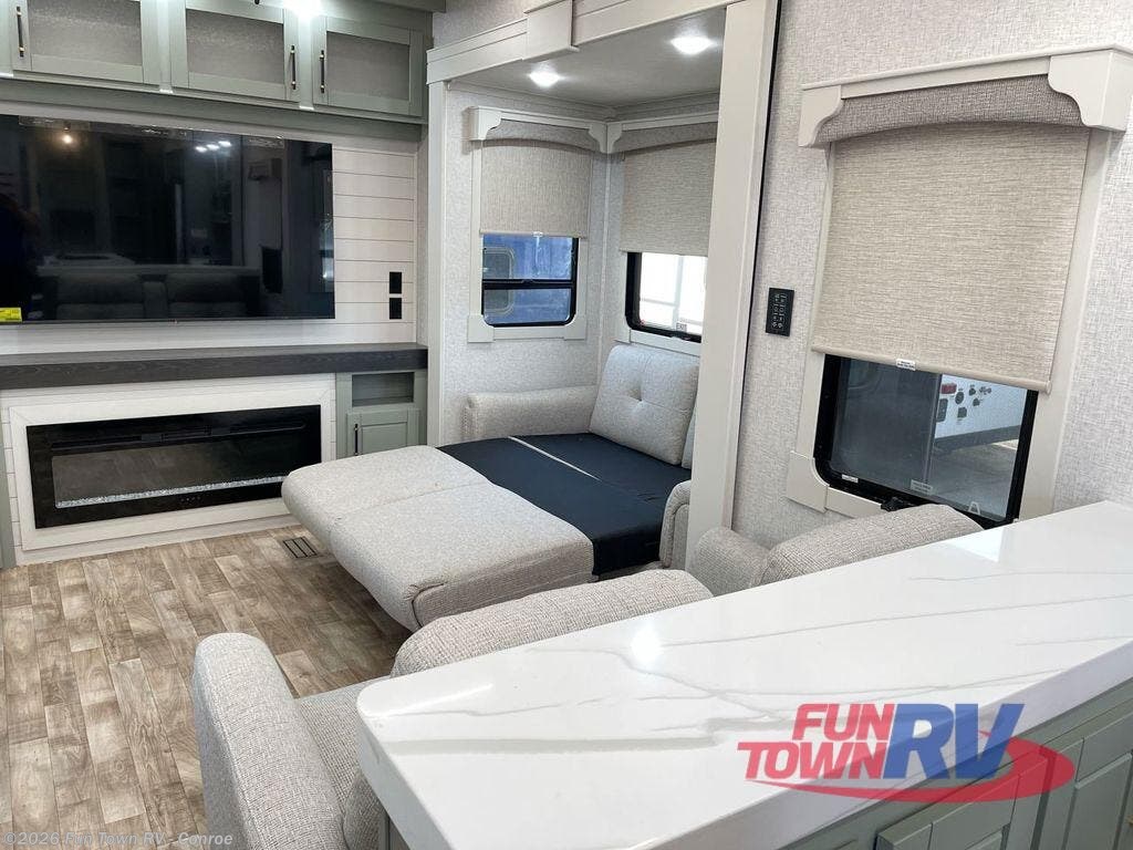 New 2025 CrossRoads Redwood 415RD available in Conroe, Texas