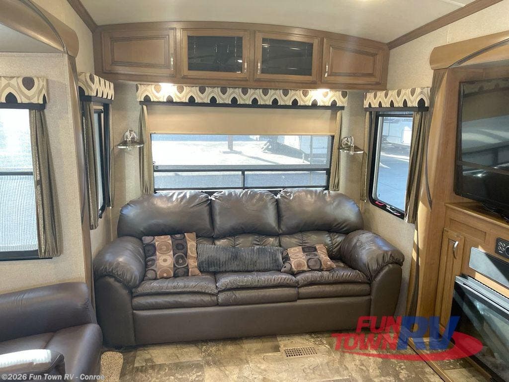 2018 Cedar Creek Hathaway Edition 38CK2 by Forest River from Fun Town RV - Conroe in Conroe, Texas