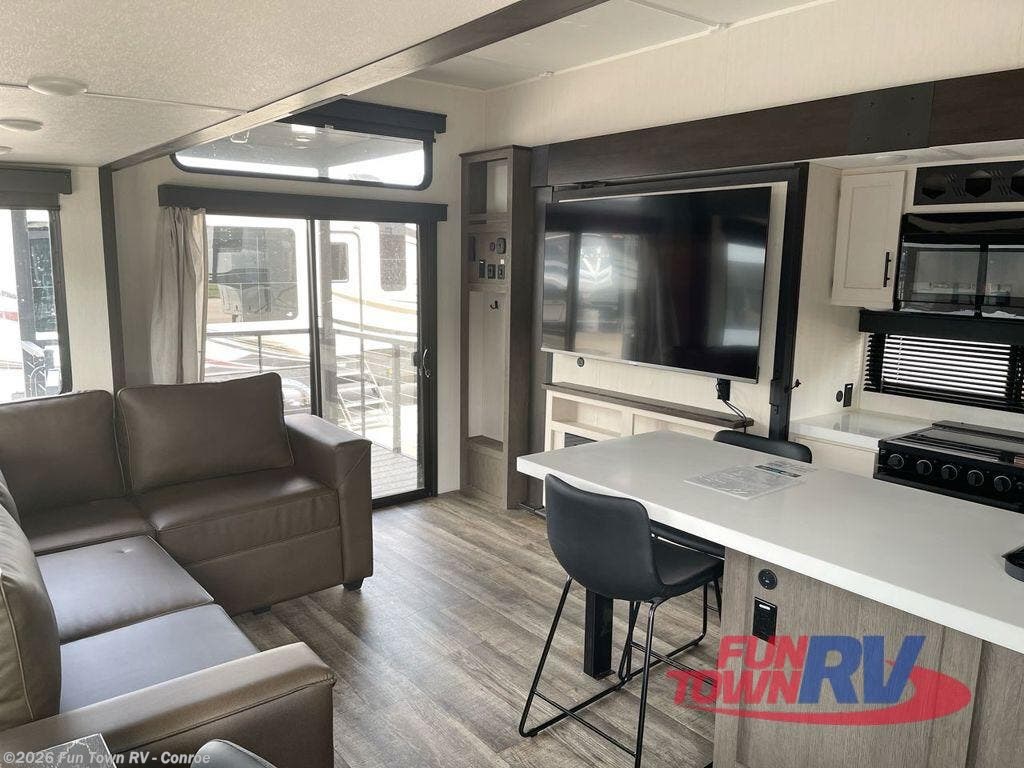 New 2025 Forest River Cherokee Arctic Wolf Suite 3800DECK available in Conroe, Texas