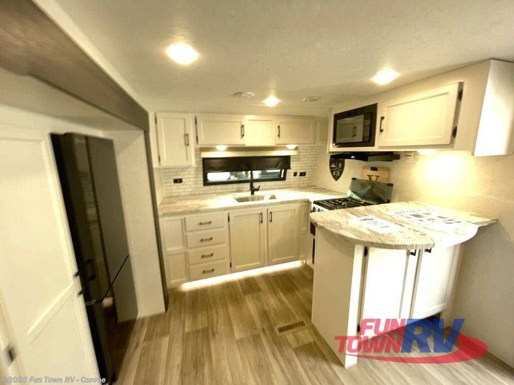 Used 2026 Venture RV Stratus SR262VFK available in Conroe, Texas