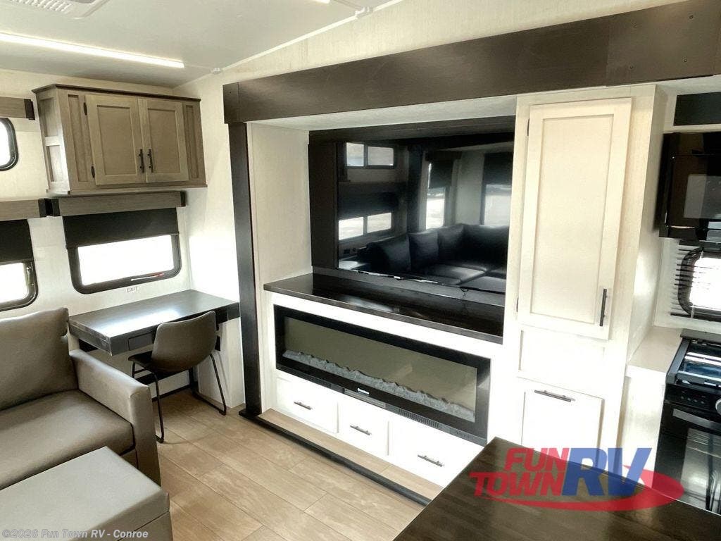 New 2026 Forest River Cherokee Arctic Wolf 38LEAH.G available in Conroe, Texas