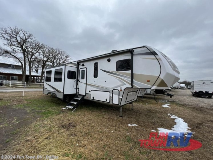 New 2023 Prime Time Crusader 333BHT available in Rockwall, Texas