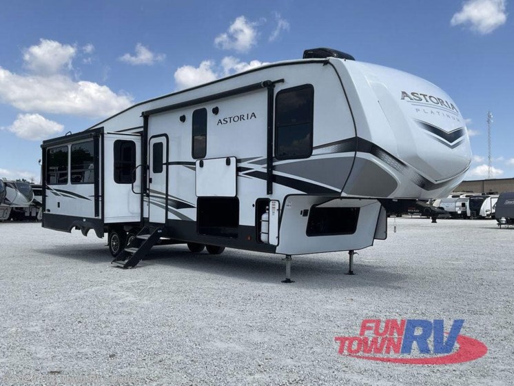 Used 2022 Dutchmen Astoria 3173RLP available in Rockwall, Texas