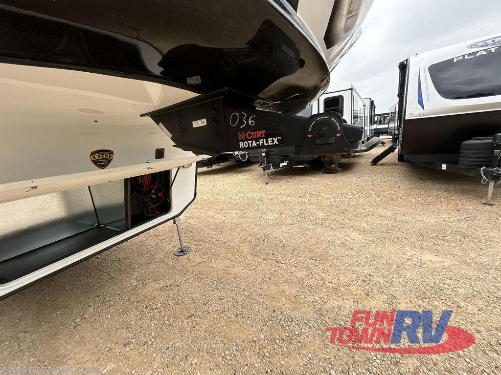 2024 CrossRoads Cameo CE3961MB RV for Sale in Rockwall, TX 75087