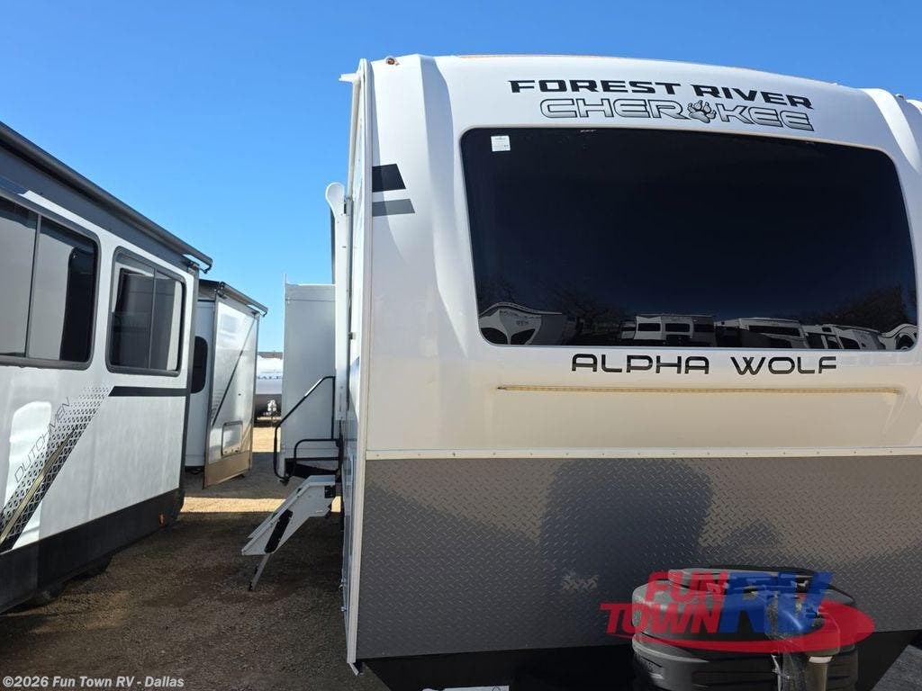 2026 Cherokee Alpha Wolf 33BH by Forest River from Fun Town RV - Dallas in Rockwall, Texas