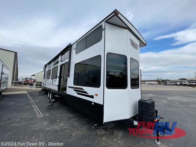 2024 Forest River Wildwood Grand Lodge 42VIEW - New Destination Trailer For Sale by Fun Town RV - Denton in Denton, Texas