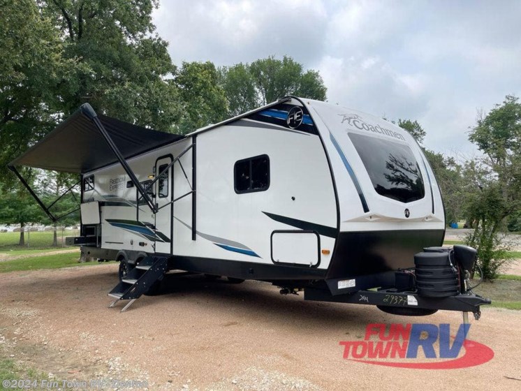 New 2024 Coachmen Freedom Express Ultra Lite 294BHDS available in Denton, Texas