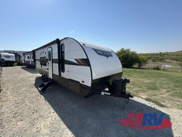 Used 2023 Forest River Wildwood X-Lite 261BHXL available in Denton, Texas