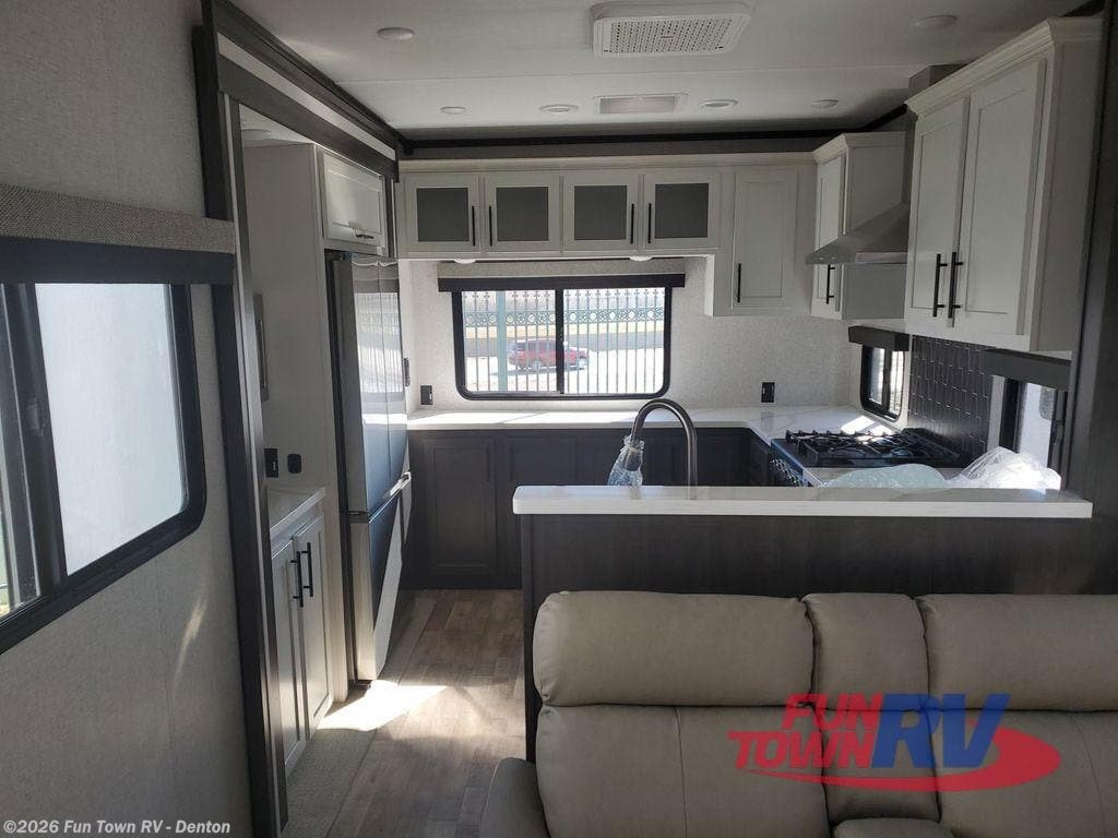 2025 Hampton 380RKS by CrossRoads from Fun Town RV - Denton in Denton, Texas