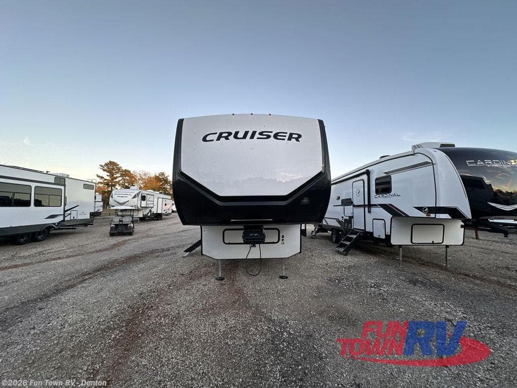 New 2025 CrossRoads Cruiser 32BH available in Denton, Texas