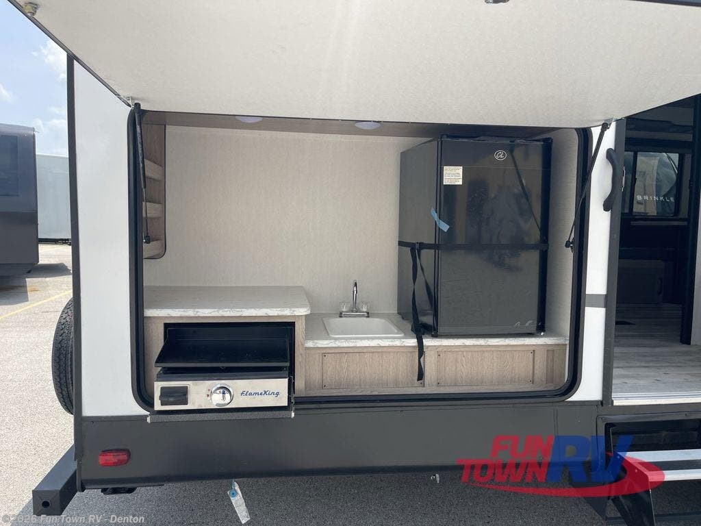 2025 Gulf Stream Yellowstone Ranch Edition 30DBS - New Travel Trailer For Sale by Fun Town RV - Denton in Denton, Texas