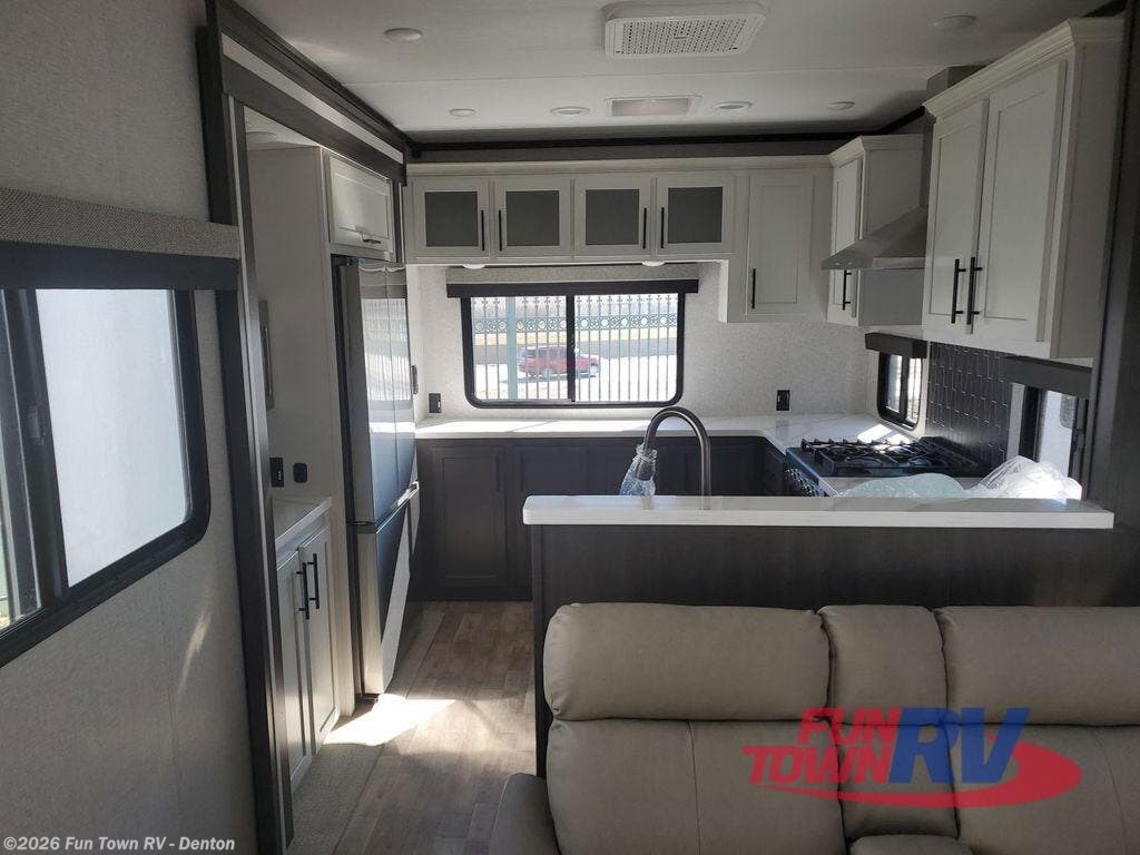 2025 Hampton 380RKS by CrossRoads from Fun Town RV - Denton in Denton, Texas