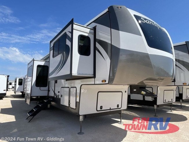 2022 Sandpiper Luxury 391FLRB by Forest River from Fun Town RV -Giddings in Giddings, Texas