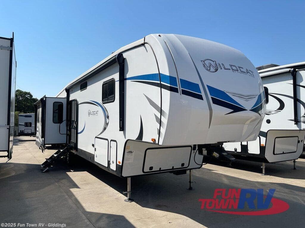 2022 Forest River Wildcat 369MBL RV for Sale in Giddings, TX 78942