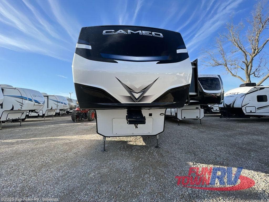 2023 CrossRoads Cameo CE3891MK RV for Sale in Giddings, TX 78942