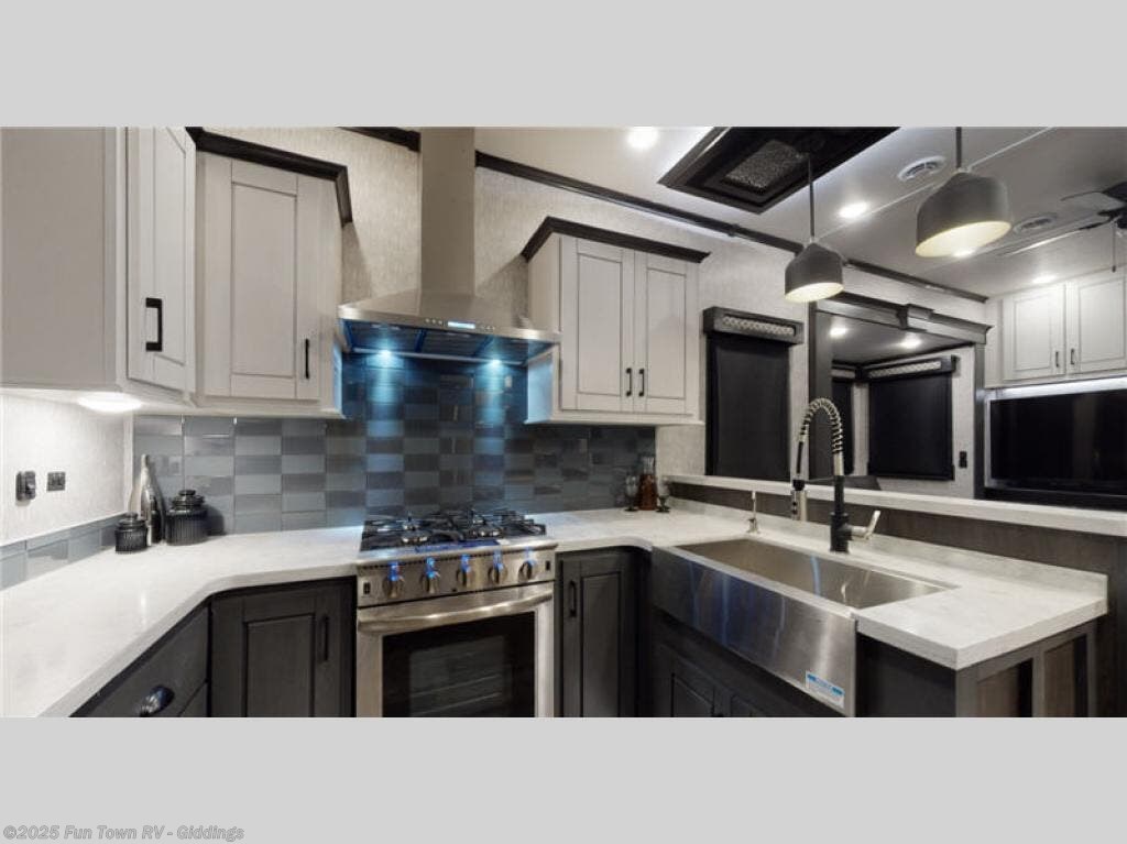 2024 Redwood RV Redwood 4001LK RV for Sale in Giddings, TX 78942