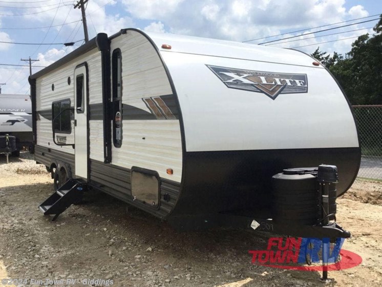 Used 2023 Forest River Wildwood X-Lite 261BHXL available in Giddings, Texas