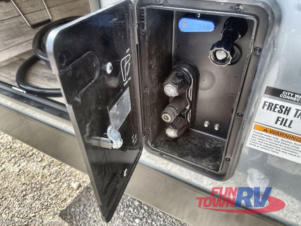 New 2025 Venture RV Stratus SR241VRK available in Giddings, Texas