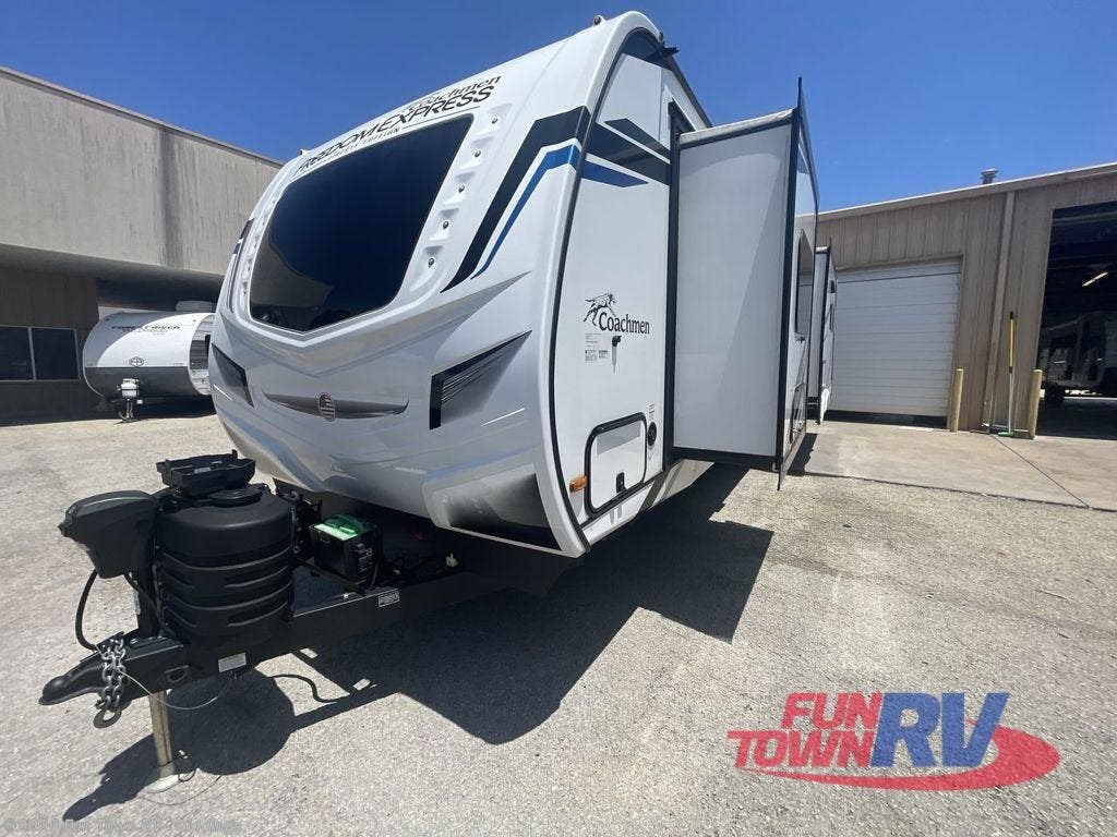 Used 2023 Coachmen Freedom Express 324RLDSLE available in Giddings, Texas