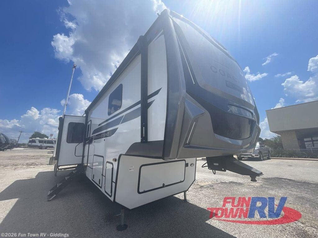 2025 Brookstone 318RLL by Coachmen from Fun Town RV - Giddings in Giddings, Texas