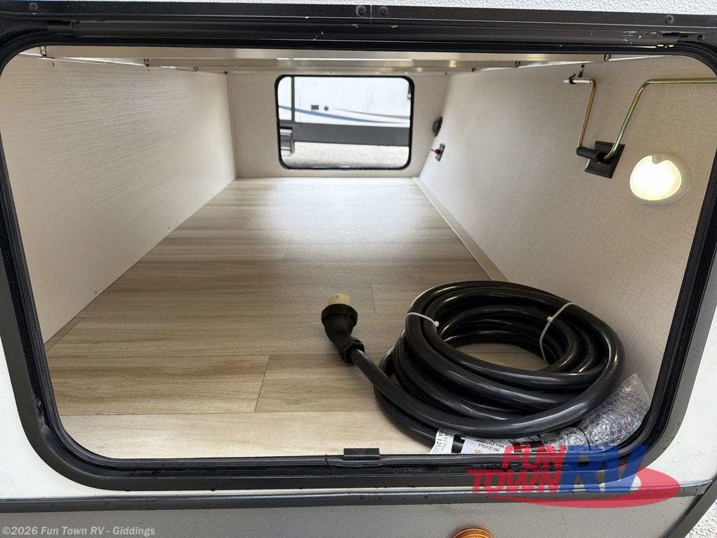 2026 Wildwood Heritage Glen Hyper-Lyte 24RBHL by Forest River from Fun Town RV - Giddings in Giddings, Texas