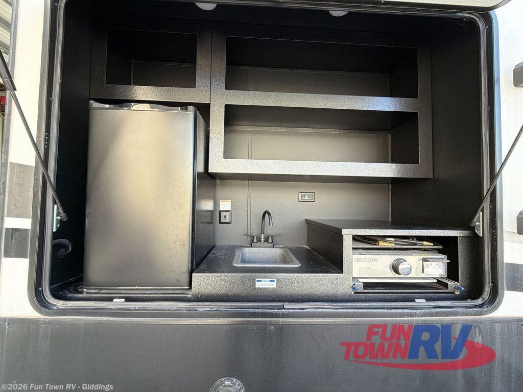 Used 2023 East to West Ahara 378BH-OK available in Giddings, Texas