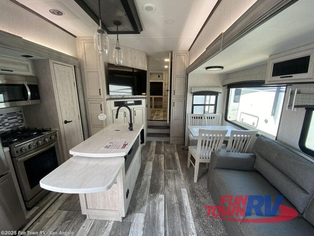 2023 Forest River Sandpiper Luxury 388BHRD RV for Sale in San Angelo