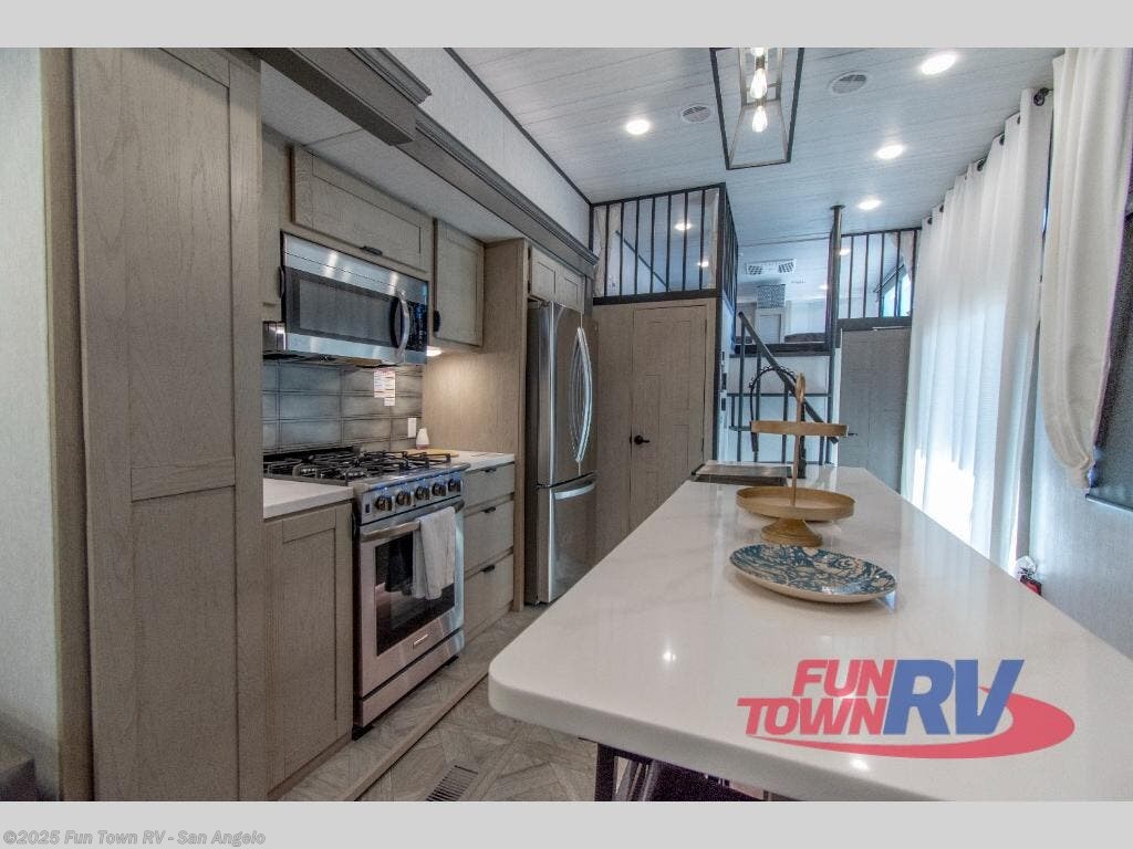2024 Forest River Wildwood Grand Lodge 44VIEW RV for Sale in San Angelo