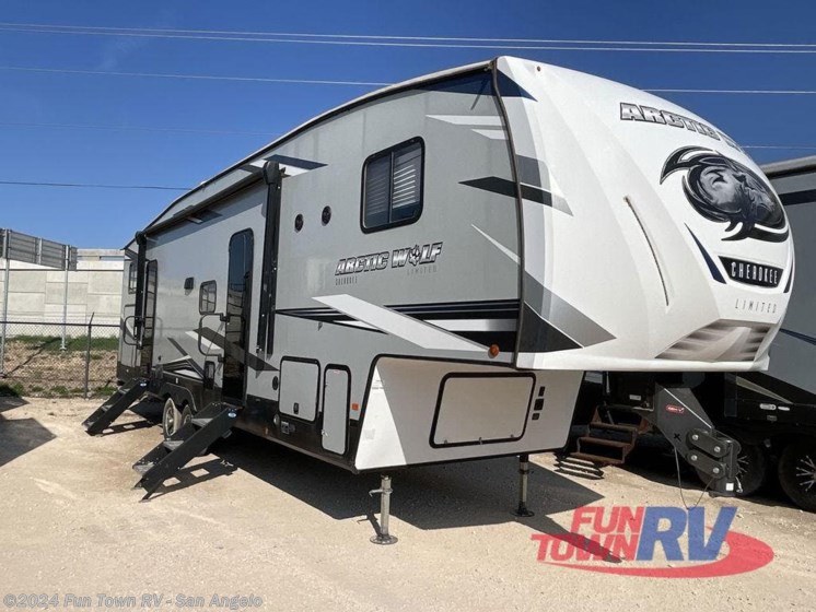 Used 2021 Forest River Cherokee Arctic Wolf 321BH available in San Angelo, Texas