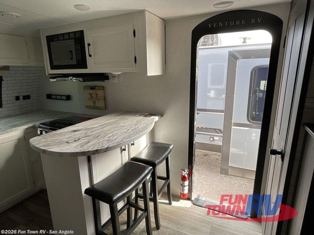 New 2025 Venture RV Stratus SR262VFK available in San Angelo, Texas