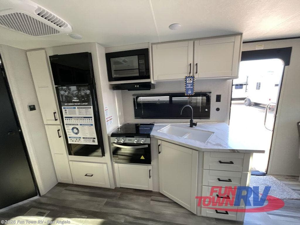 New 2026 Jayco Jay Flight SLX 262RLS available in San Angelo, Texas