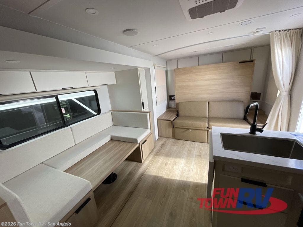 2026 Thrive 22MBH by Winnebago from Fun Town RV - San Angelo in San Angelo, Texas