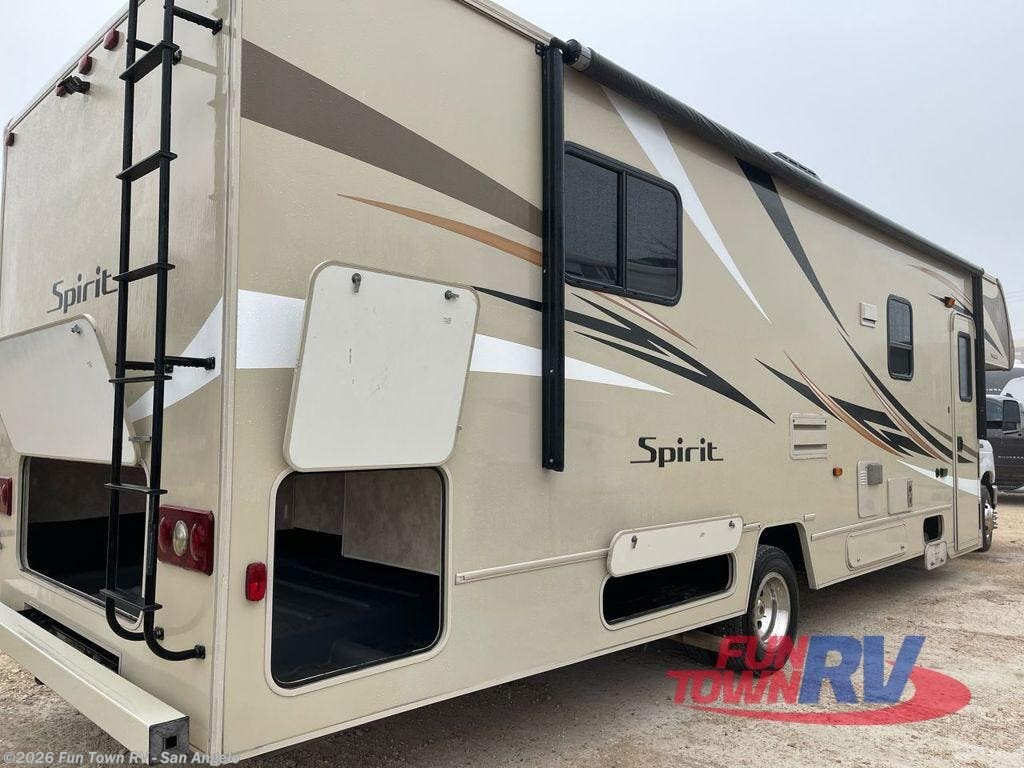 2018 Spirit 31K by Winnebago from Fun Town RV - San Angelo in San Angelo, Texas