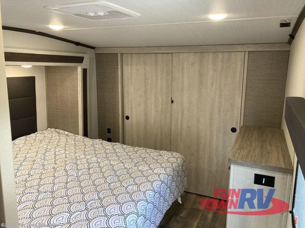 2023 Forest River Cardinal Red 36MB RV for Sale in Mineola, TX 75773