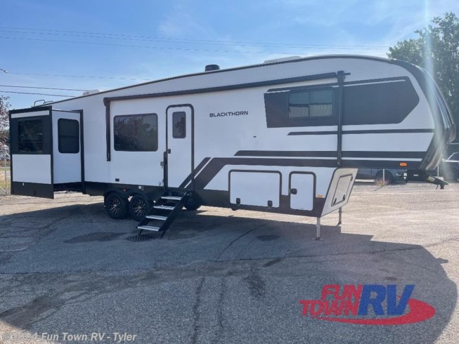 2024 East To West Blackthorn 3300RD RV For Sale In Mineola TX 75773   1 42116 3797792 245840588 ;maxwidth=653;maxheight=490;mode=pad