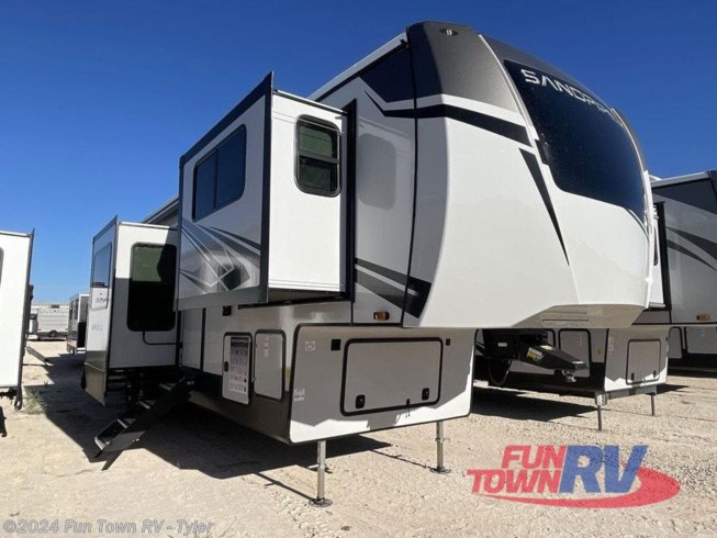 2024 Sandpiper 3990FL by Forest River from Fun Town RV - Tyler in Mineola, Texas